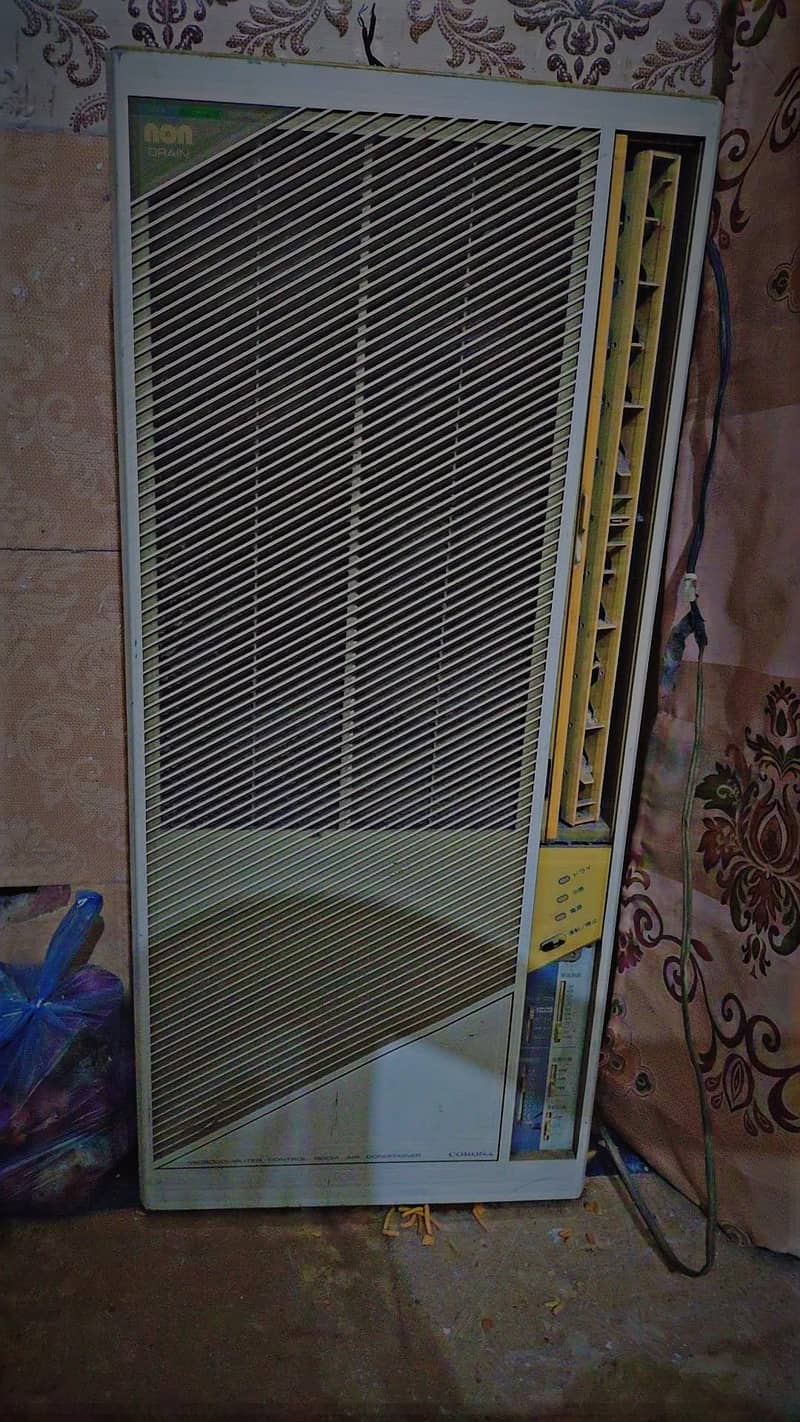 Window Ac Good Condition 1