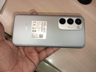 Spark 40 pro plus