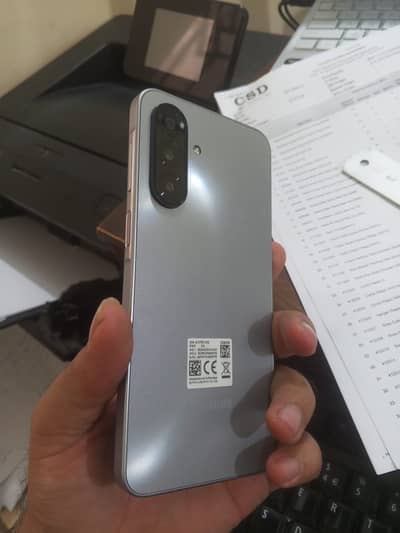 SAMSUNG A17---8/256