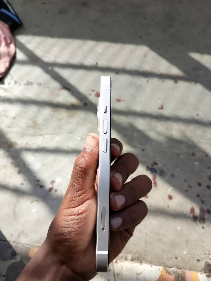 iphone 13 4