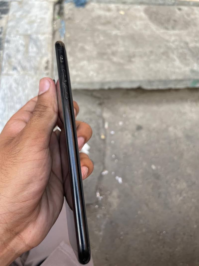iPhone 0