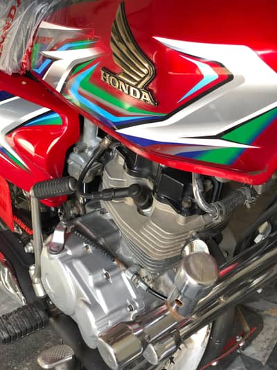 Honda 125 2023 model total genuine condition 10/10 documents clear