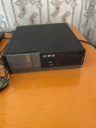 Pc available with screen accessories 03136780995