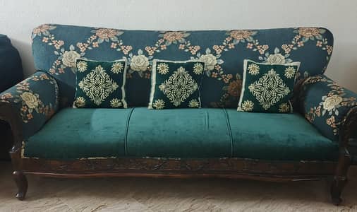 5 Seater Sofa Set (3+1+1) for Urgent Sale