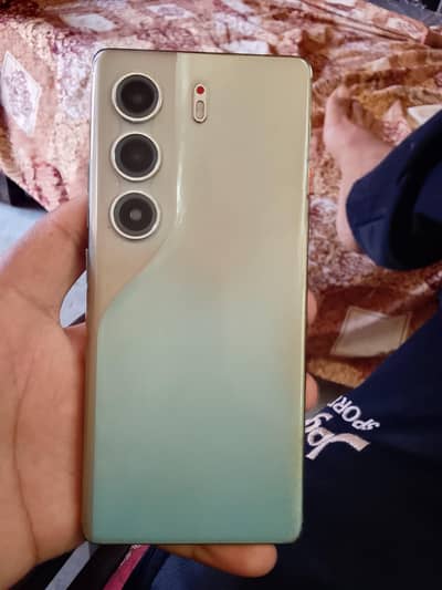 Camon 40pro 16 256