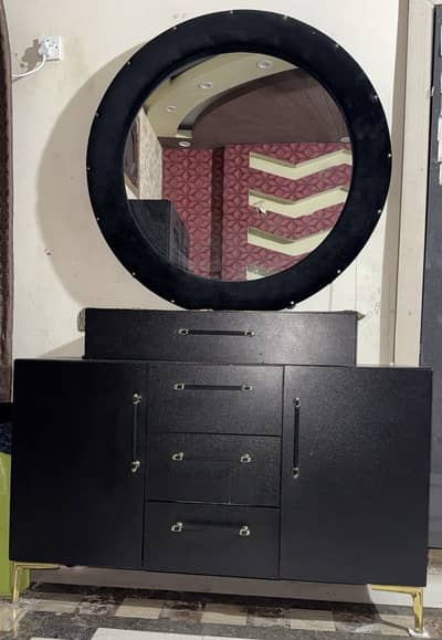 King bed, 2 side tables,dressing, 3 doors divider