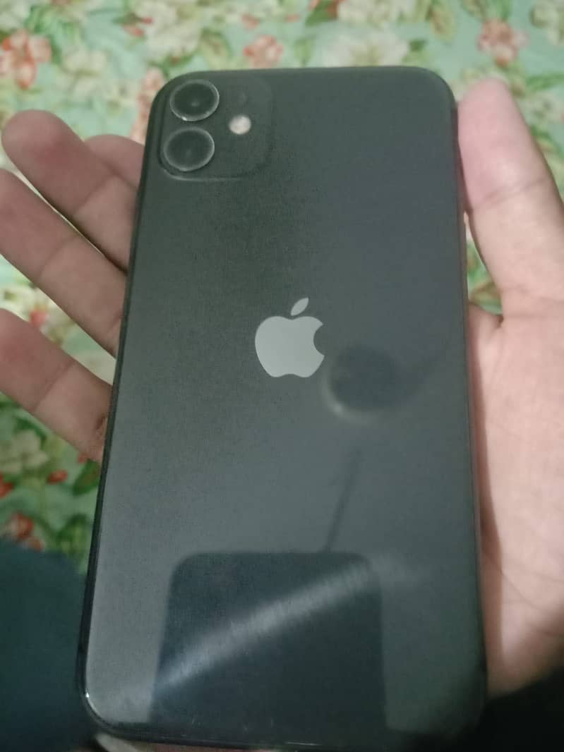 iPhone 11 4