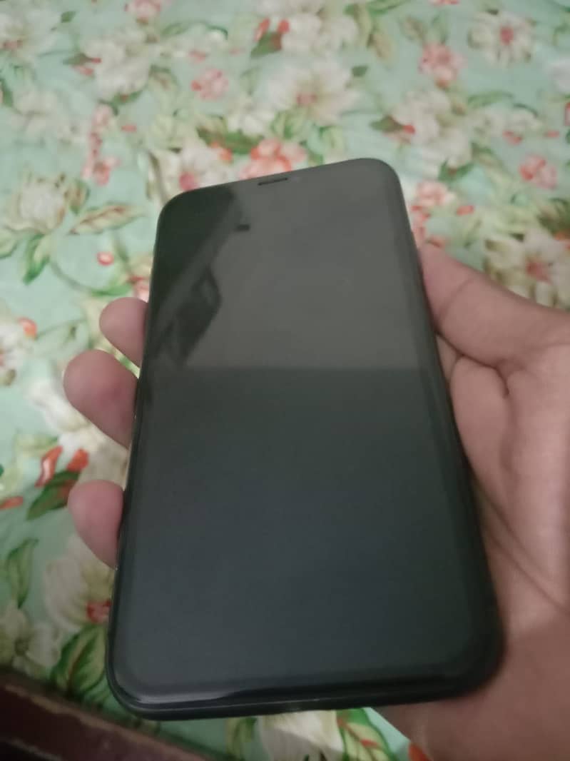 iPhone 11 5
