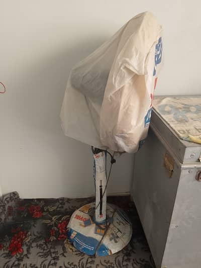 Pedestal Fan for sale