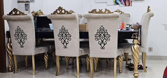 Royal 8-Seater Dining Table Set for Sale – Excellent Condition 