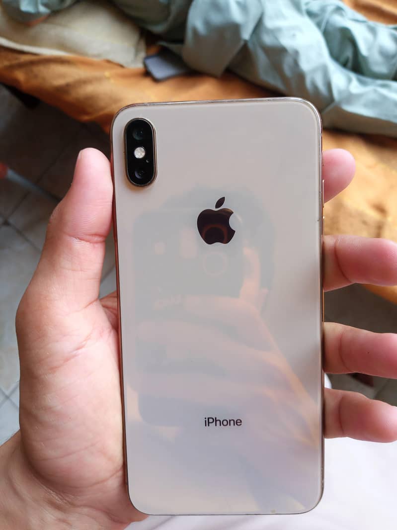 iphone xs max 4