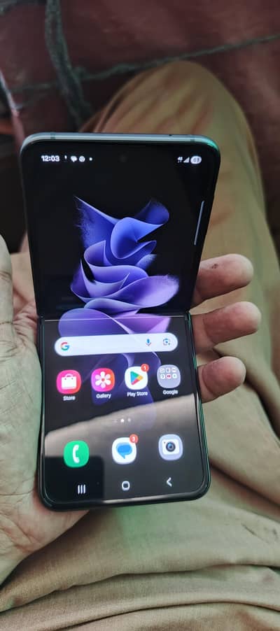 Samsung galaxy  z flip 3( 5g)