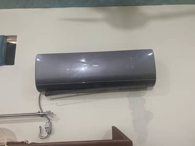 Haier DC Inverter 1.5 Ton In Excellent Condition