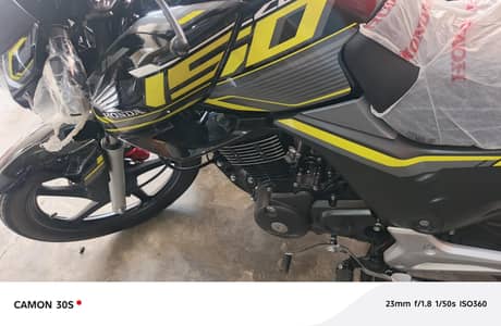 Honda cb150 used onle450 km like brand new open leta withe tota saman