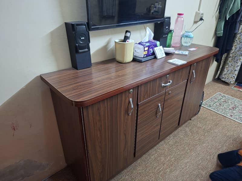 2 bed side table  1 side board 4