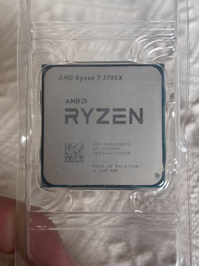 Amd ryzen 7 3700x 2019 used  (good condition) / Tray