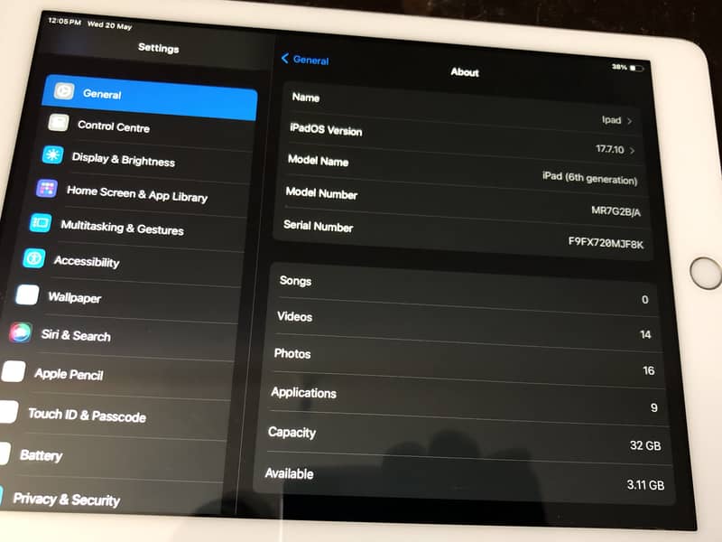 iPad 6th Generation 1
