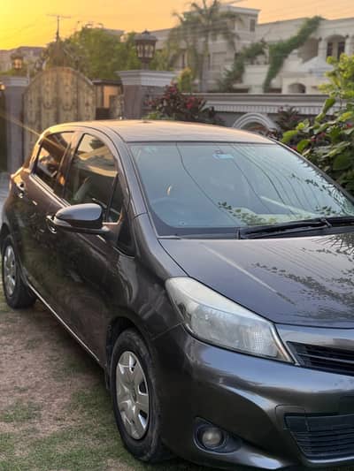 Toyota vitz F 1.0