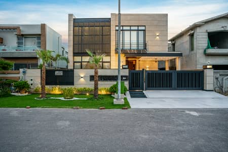 Near Tim Hortons & KFC 1 Kanal Modern Design House