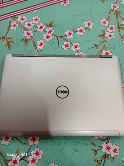 Dell latitude e6540 i7 4th gen MQ 2gb dedicated gpu 8gb ram 256gb ssd