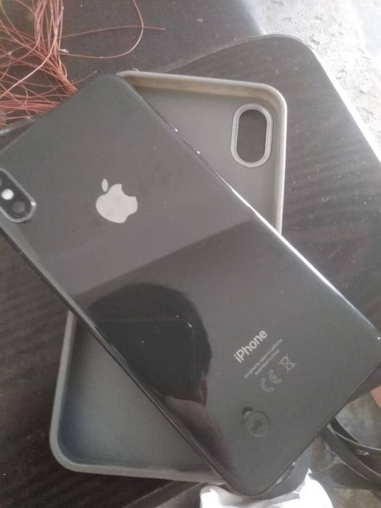 iPhone XS Max 4