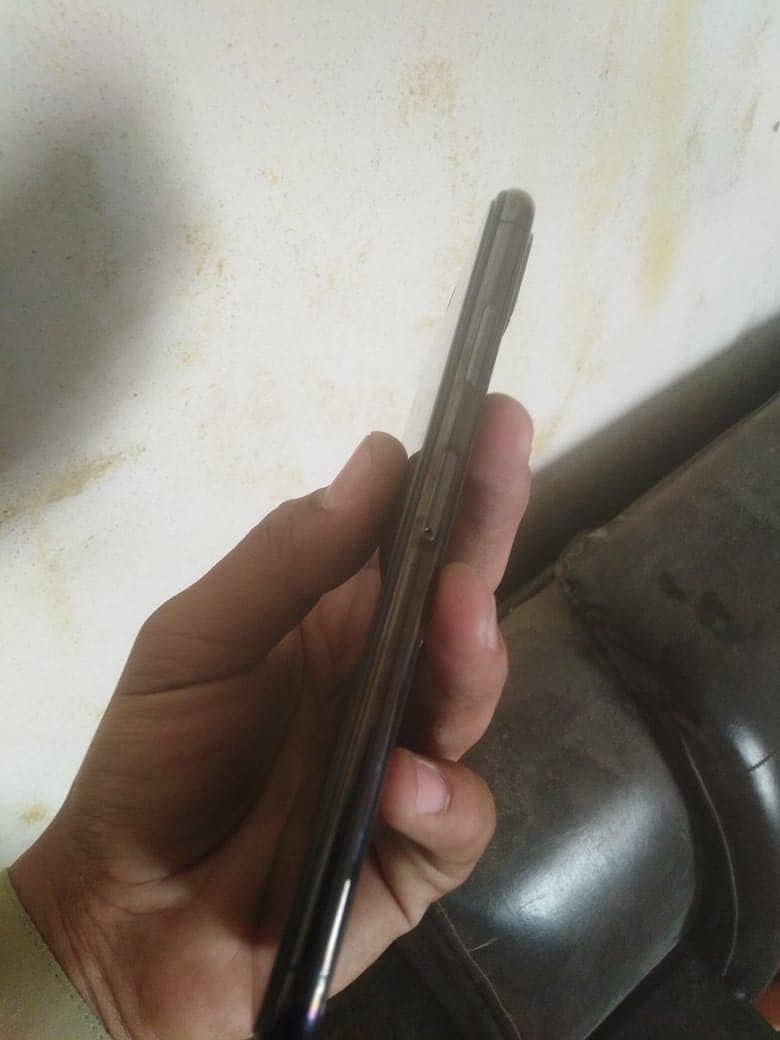 iPhone XS Max 6