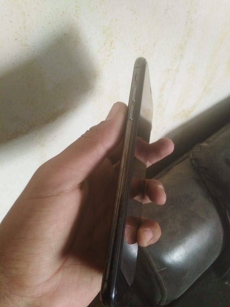 iPhone XS Max 7