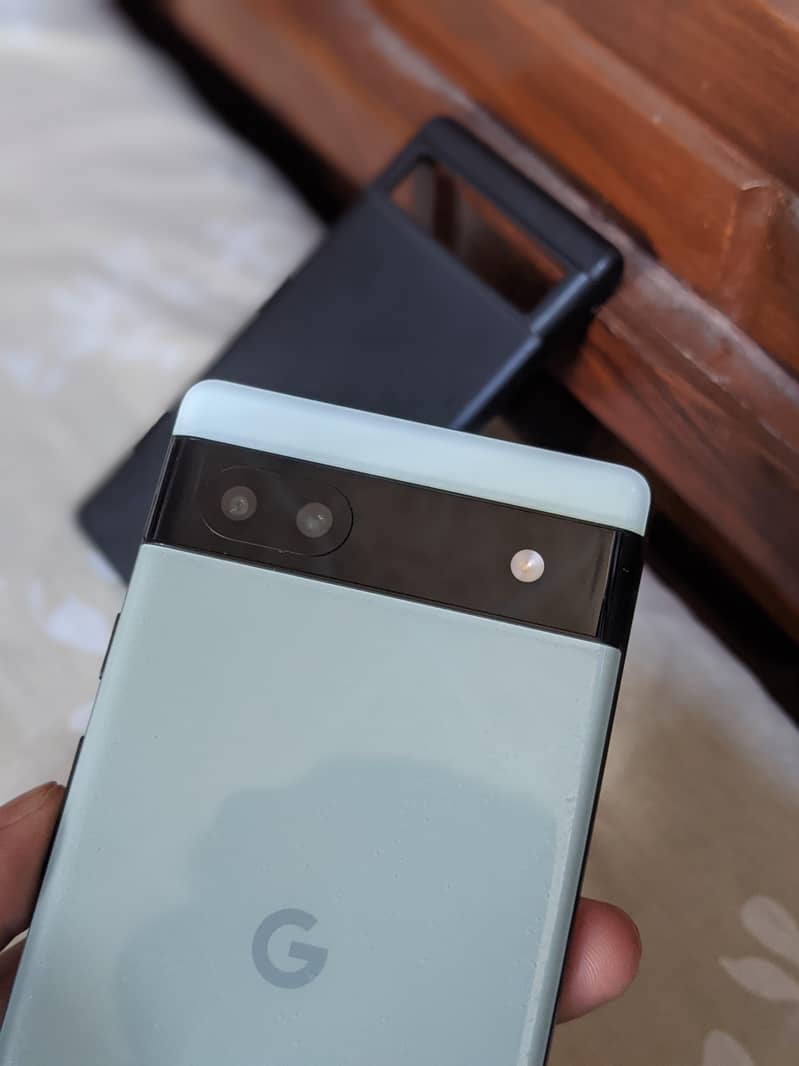 Google Pixel 6a 1
