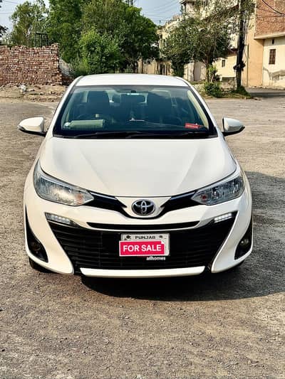 Automatic Toyota Yaris sedan 1.5 Cvt-i Atv x full option
