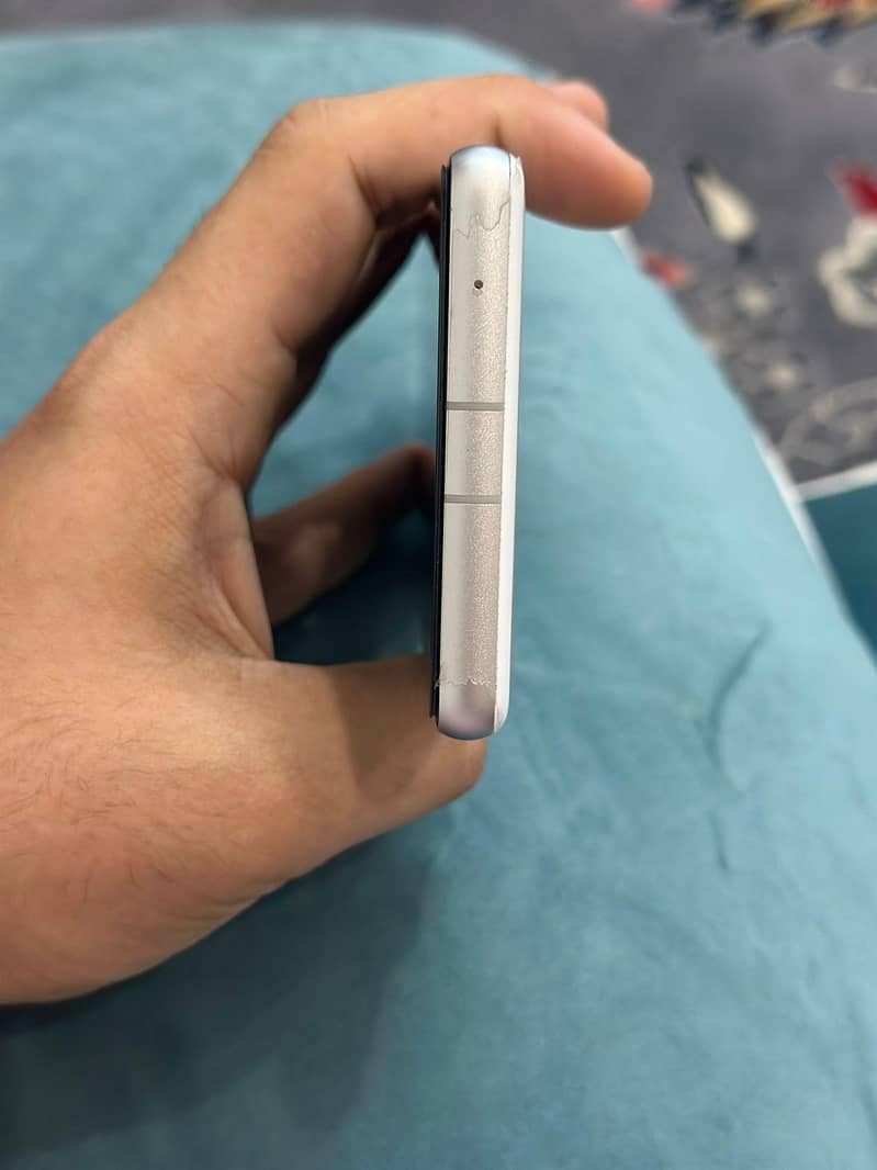 Google pixel 7a 2