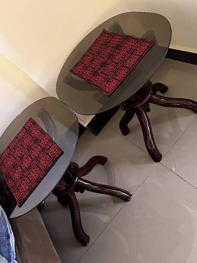 Coffee table with two side tables