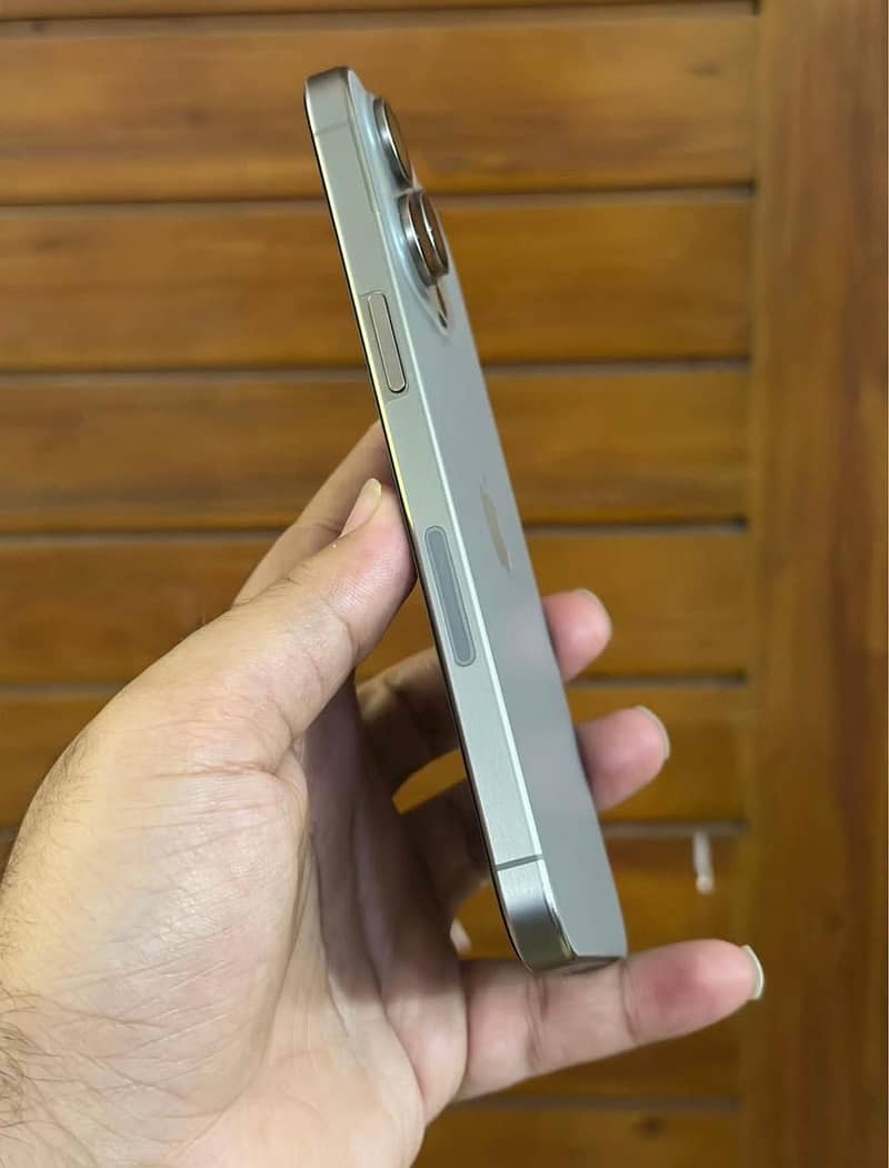 iPhone 15pro max 2