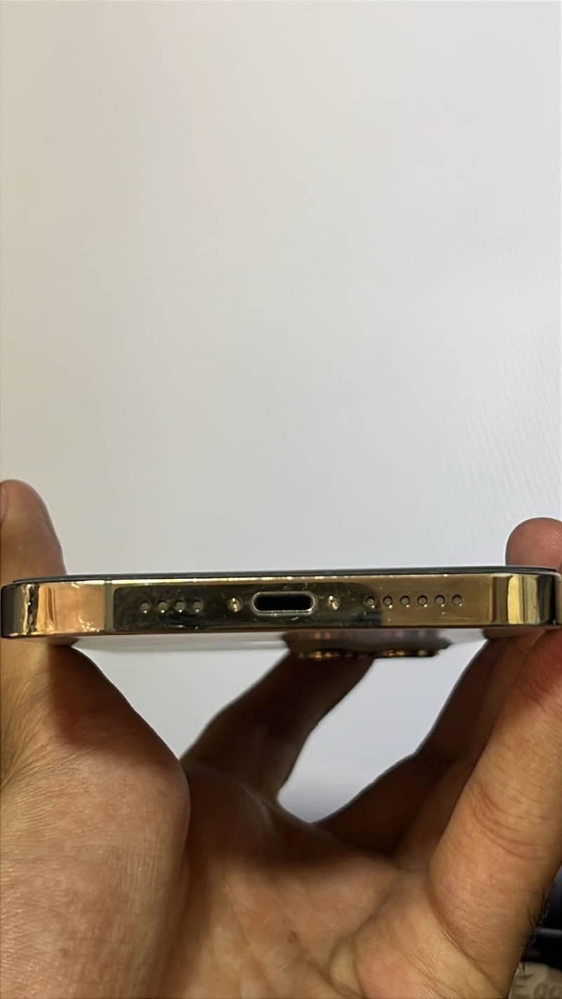 iPhone 12 pro max 2