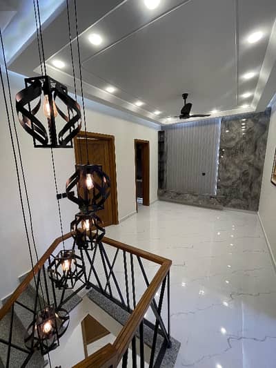 Formanites Housing Scheme 5 Marla Brand New House For Sale