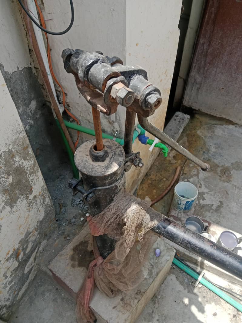 hand pump 3