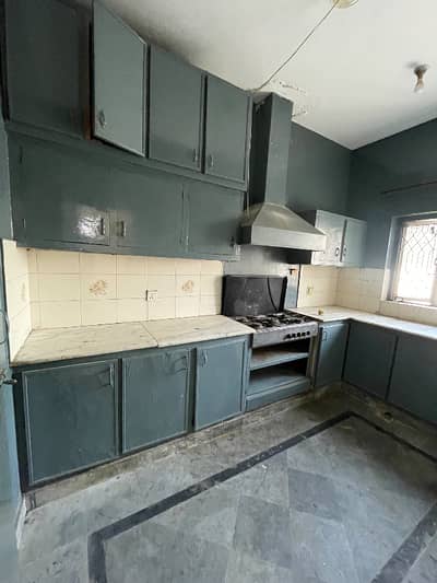 3 bed upper portion available for rent