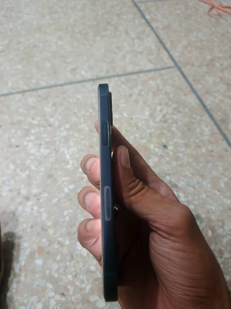 Iphone 12 4