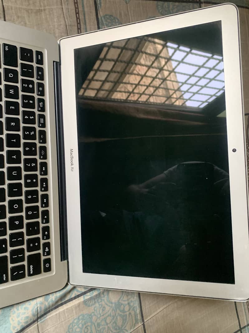 Macbook 0