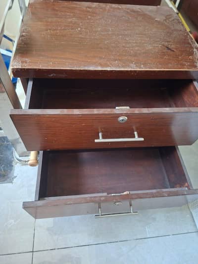 2 wooden bedside tables