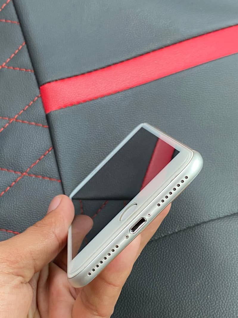 Apple iPhone 8 Plus 0