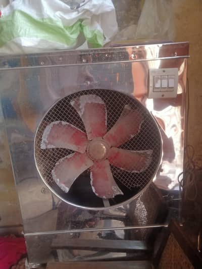 Air cooler fir sale only used 2 months