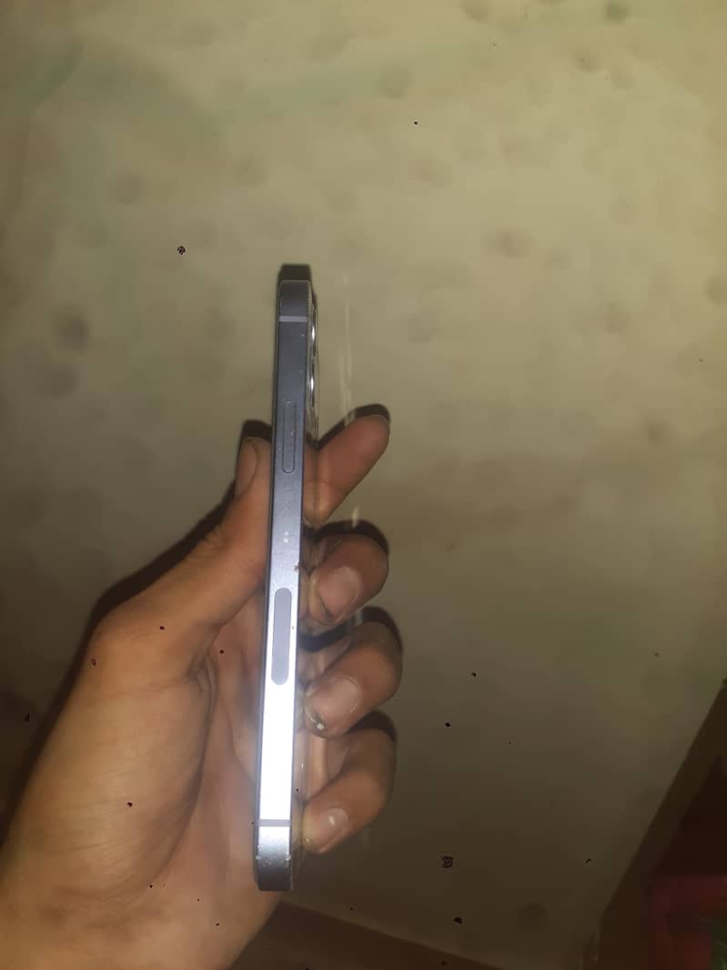 iPhone 12 3