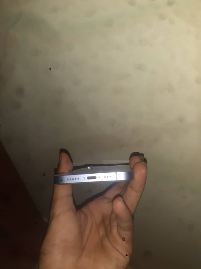 iPhone 12 4
