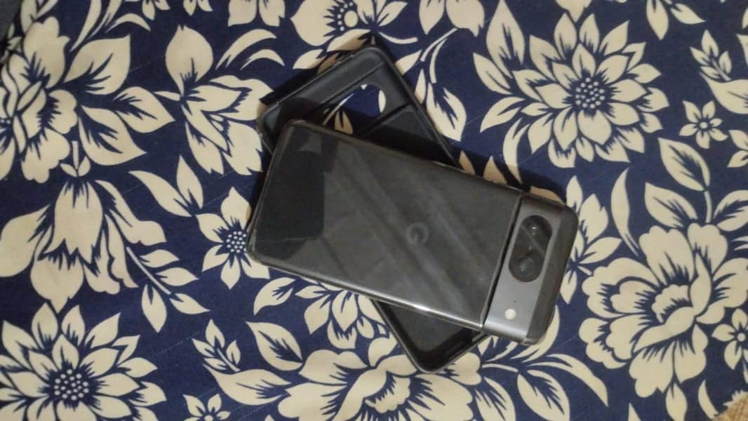 Google Pixel 8 4