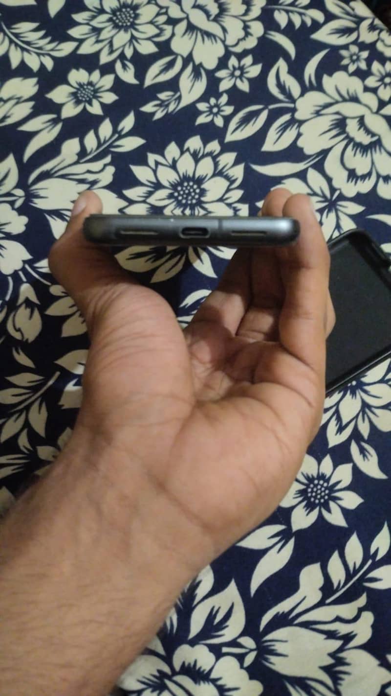 Google Pixel 8 5