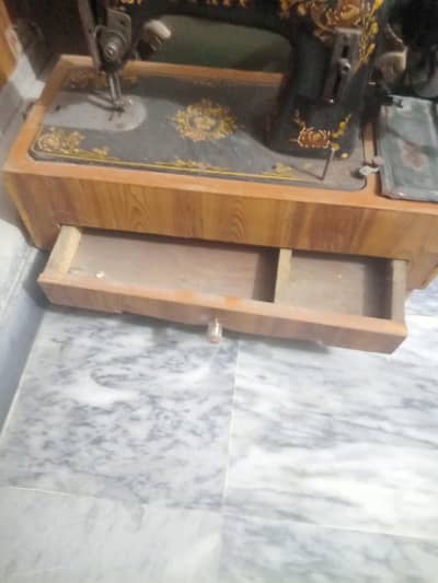 sewing machine fir sale  with full box