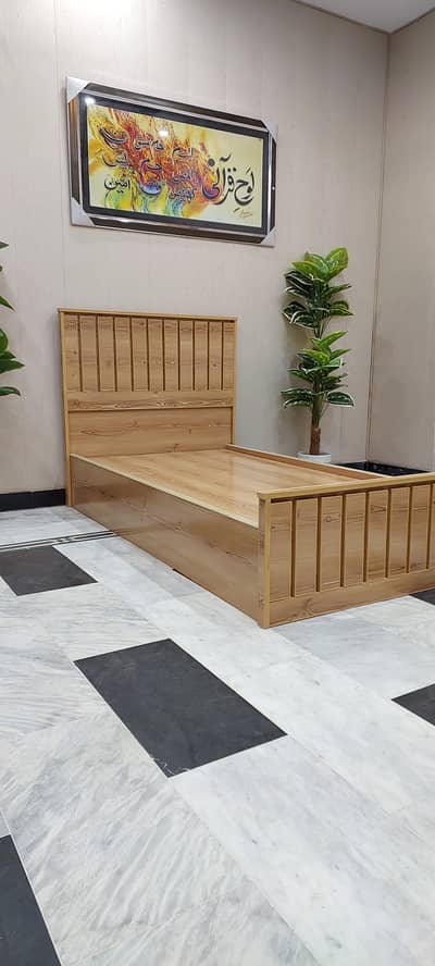 Single bed scratchless condition unique look never used
