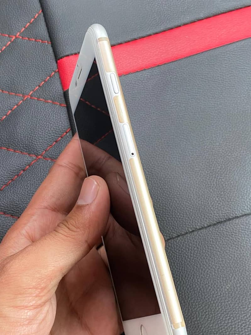 Apple iPhone 8 Plus 6