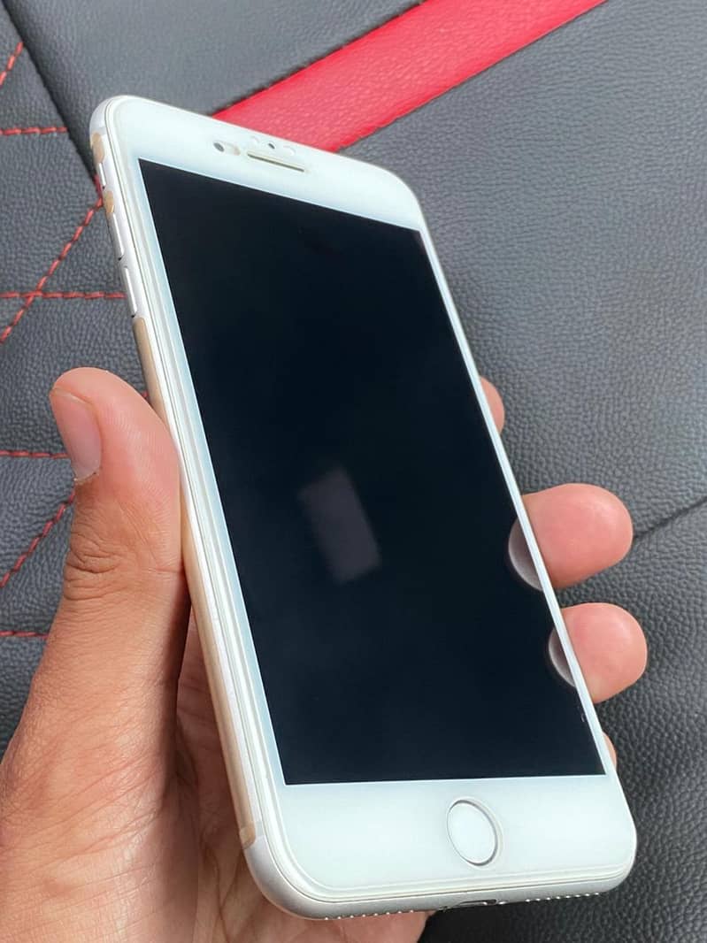 Apple iPhone 8 Plus 9