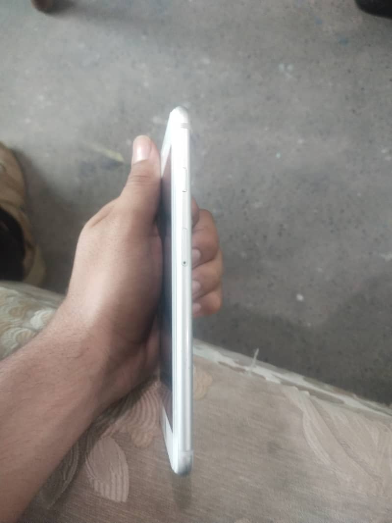 Apple iPhone 7 Plus 1